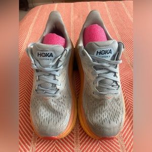 HOKA Clifton 8 Sneakers (6.5)